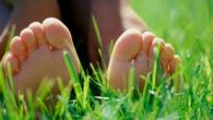 La primavera es la época del año en la que comenzamos a dejar “libres” los pies, empezamos a dejar los cerrados zapatos, las medias, calcetines, botas, etc. También es la […]