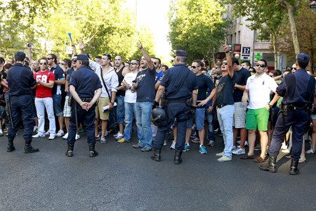 Desde el anuncio de las nuevas reformas de ayer, se veían ante el congreso y la sede del PP en Madrid espontáneos que hoy se convertían en una verdadera movilización […]