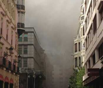   Hoy a las 15:45 se declaraba un incendio en la tercera planta del Ayuntamiento de León, en pleno centro de la ciudad. En poco más de dos horas los […]