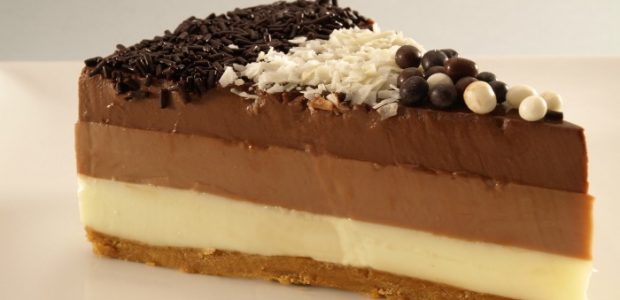 Ingredientes 200 gramos de chocolate negro (fondant 72%) 200 grs.de chocolate con leche 200 grs.de chocolate blanco 125 grs. de azúcar 750 ml.de nata 750 ml.de leche 3 sobre de […]