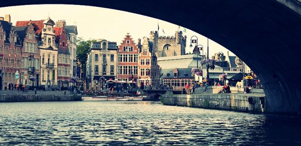 Gante es una ciudad belga con encanto. Y decir con encanto es decir poco. Puentes que colorean toda la ciudad, edificios que albergan una historia tan peculiar como maravillosa. Puede […]