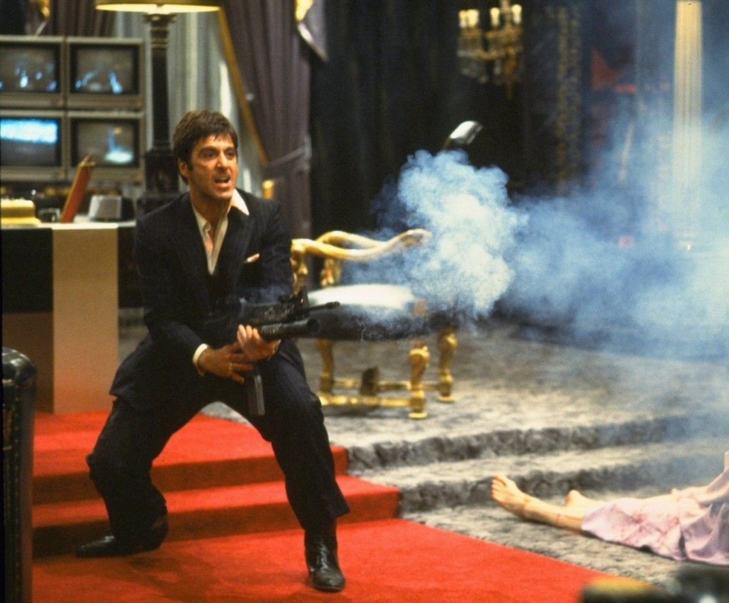 Scarface-Al-Pacino-Tony-Montana-opens-fire-climax